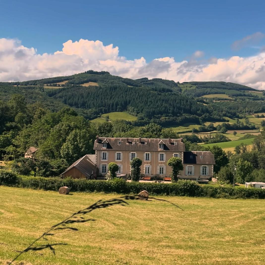 L' Ancienne Ecole Du Morvan Larochemillay Exterior photo
