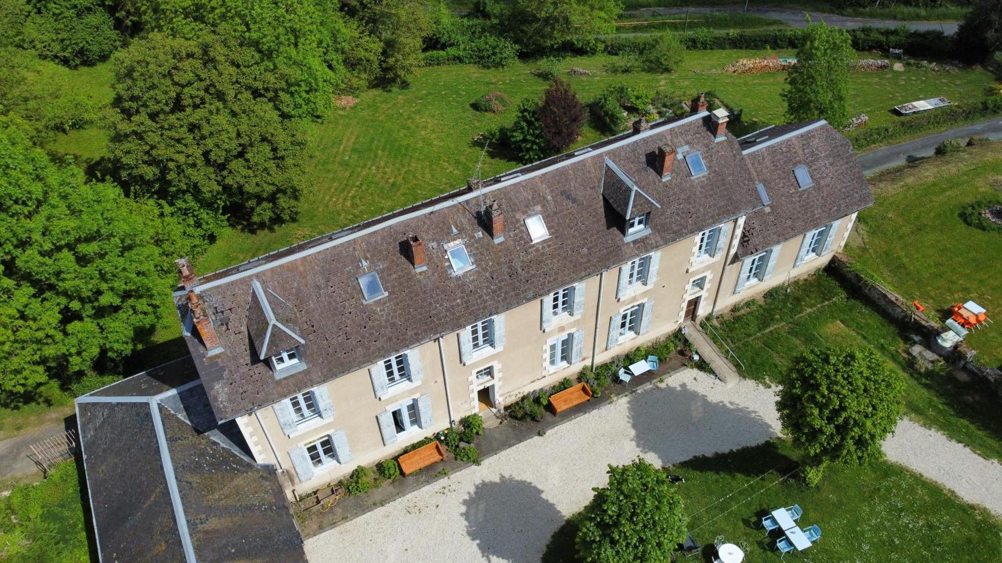 L' Ancienne Ecole Du Morvan Larochemillay Exterior photo